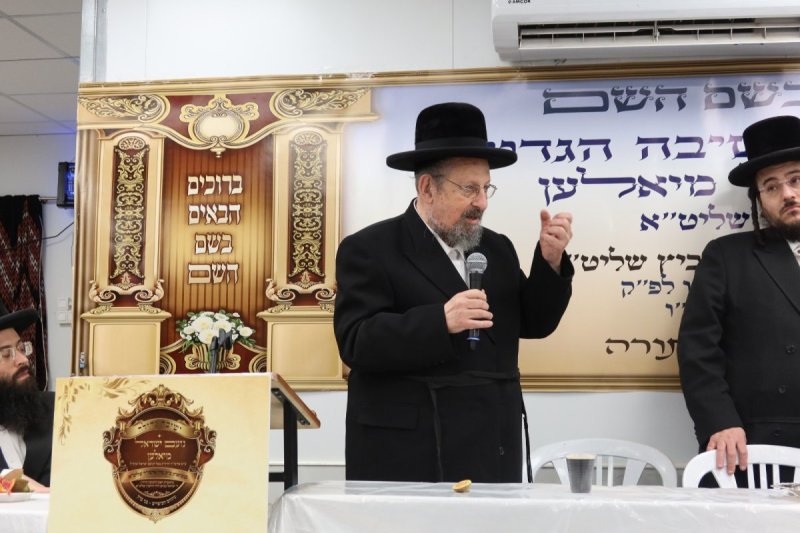 באדיבות המצלם