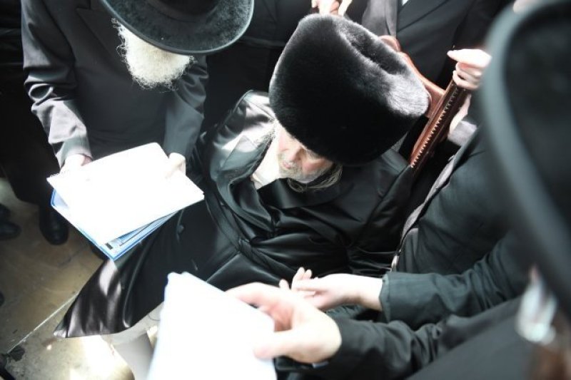 אנשיל בעק וא.מ.ש