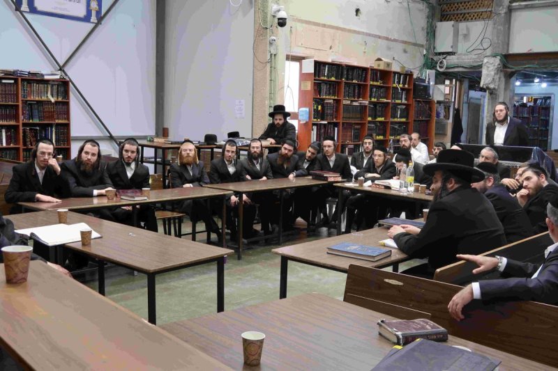 באדיבות המצלם