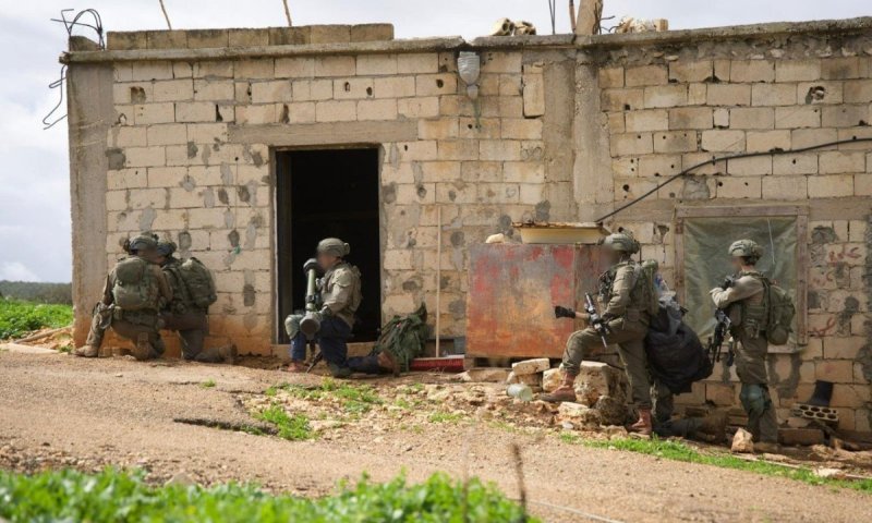 חוסלו כ-15 מחבלים מהאוויר - הכוחות איתרו אמצעי לחימה