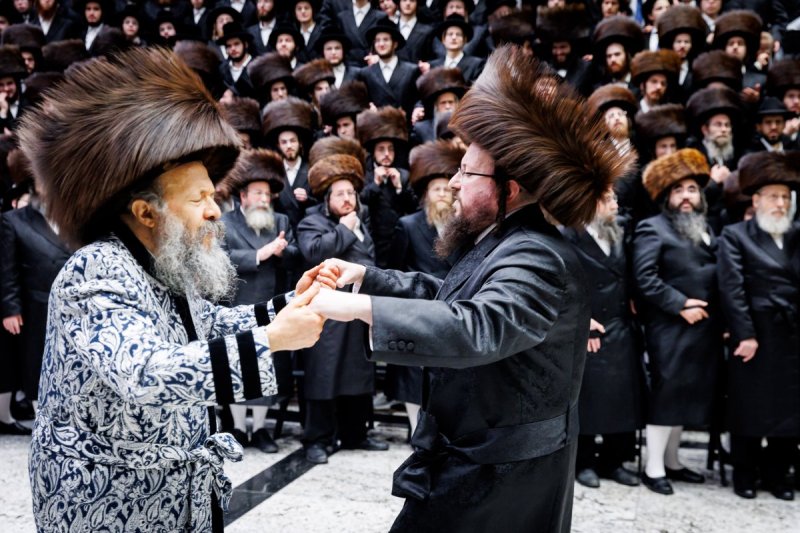 אברומי בלום והלל ל"ש