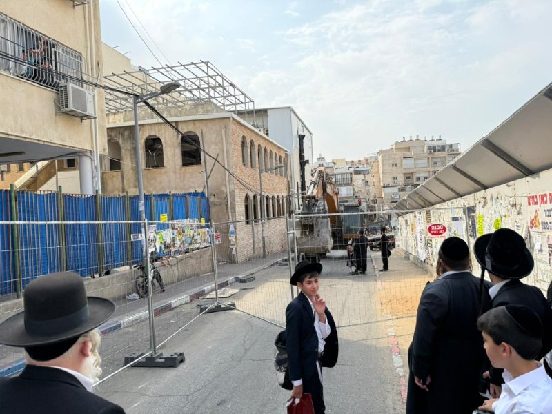 באדיבות המצלם