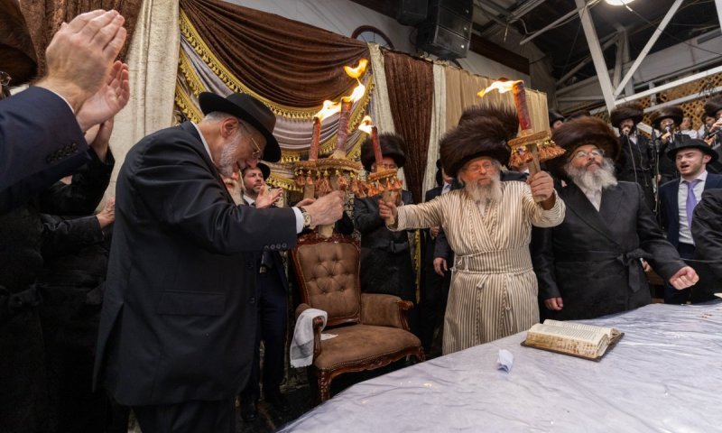 מראות חג הסוכות בחצר הקודש פינסק קרלין