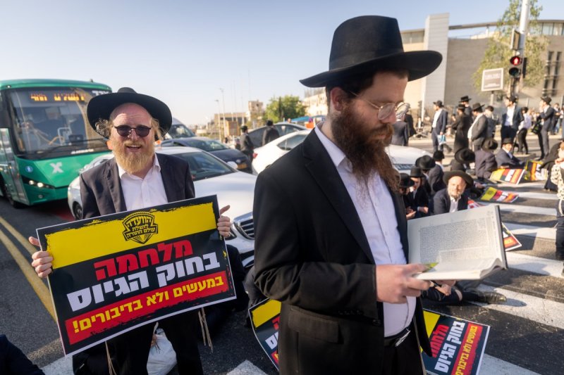 חיים גולדברג, פלאש 90