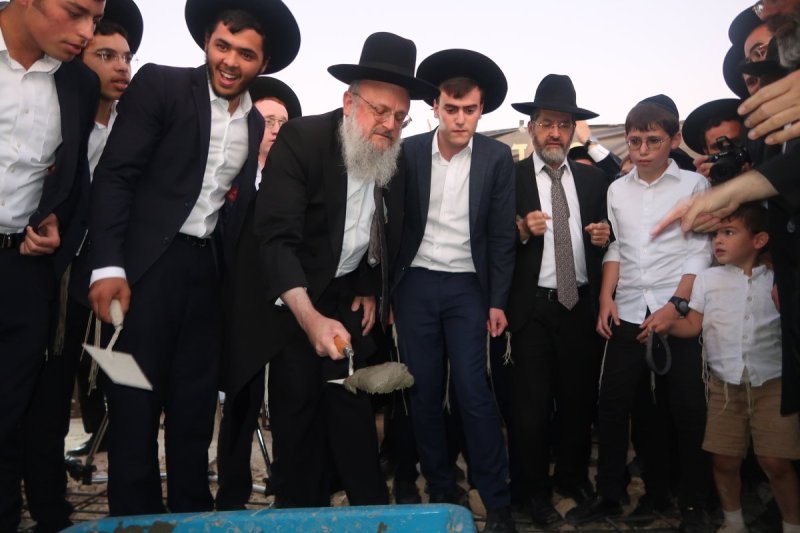 באדיבות המצלם