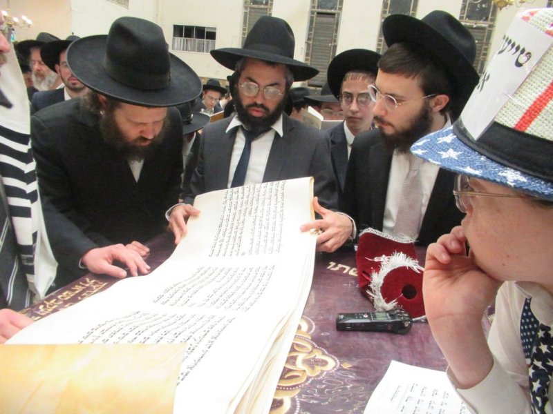 באדיבות המצלם