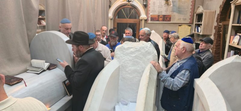 באדיבות המצלם