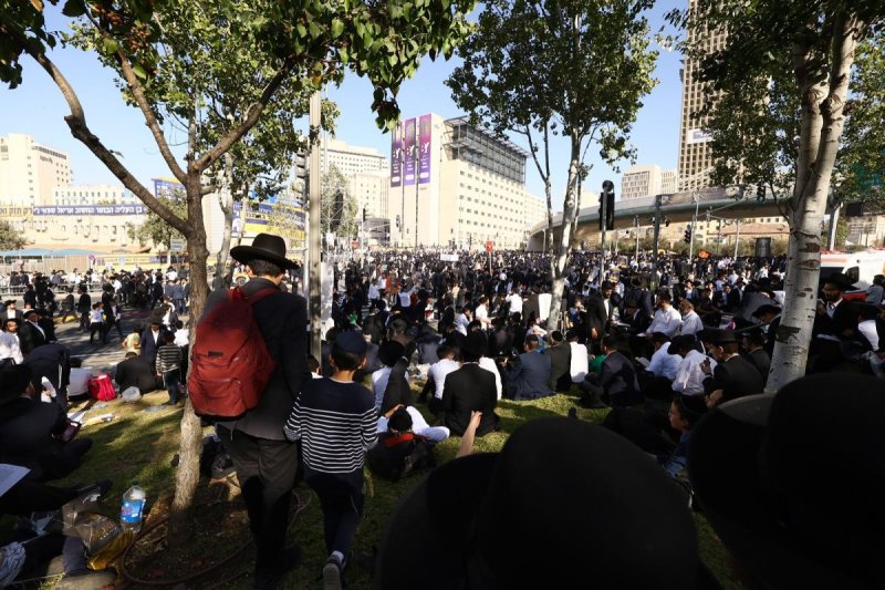 דניאל נפוסי ודוד מנדלסון