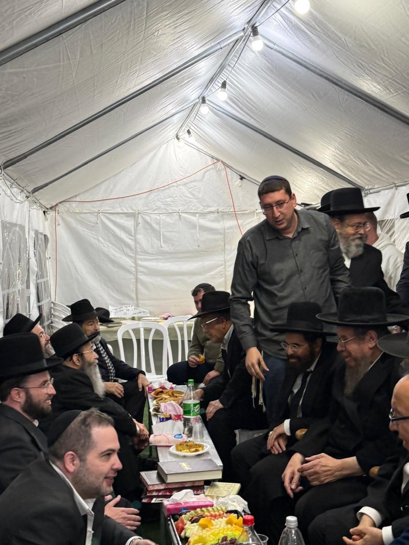 באדיבות המצלם