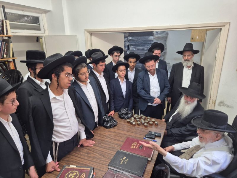 באדיבות המצלם