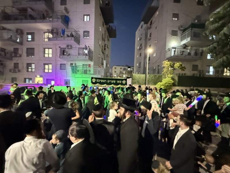 באדיבות המצלם