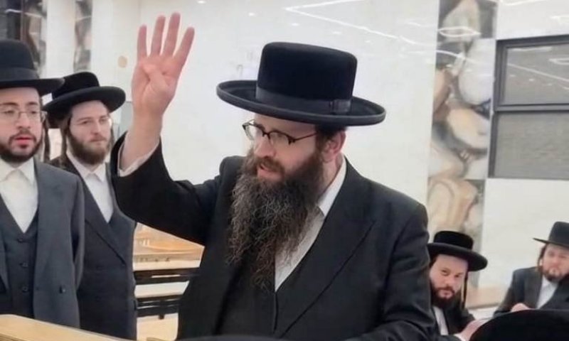 פתרון גאוני או מתכון לכאוס? סימון ה"4 אצבעות" בארה"ב שמעורר סערה