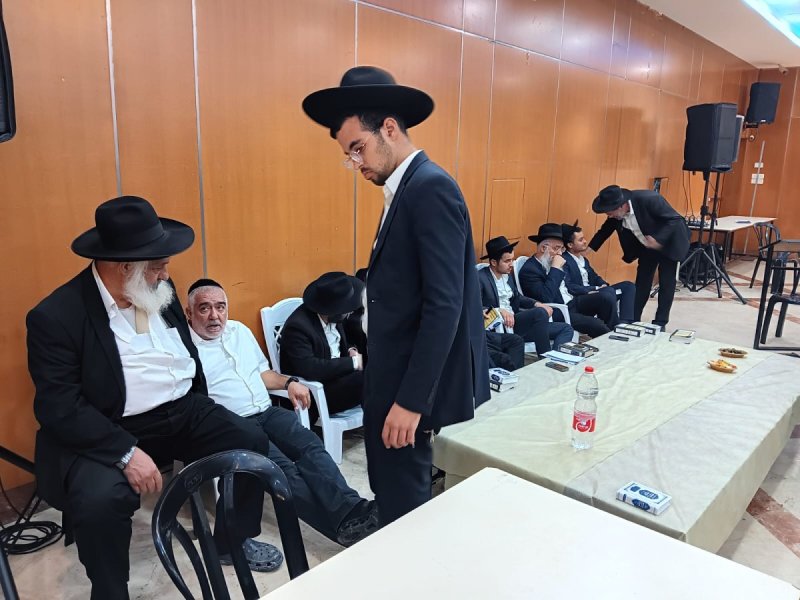 באדיבות המצלם