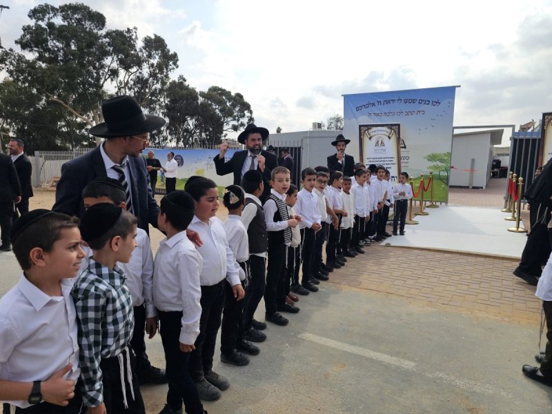 באדיבות המצלם