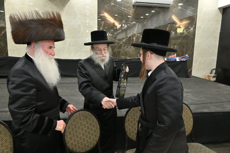 באדיבות המצלם