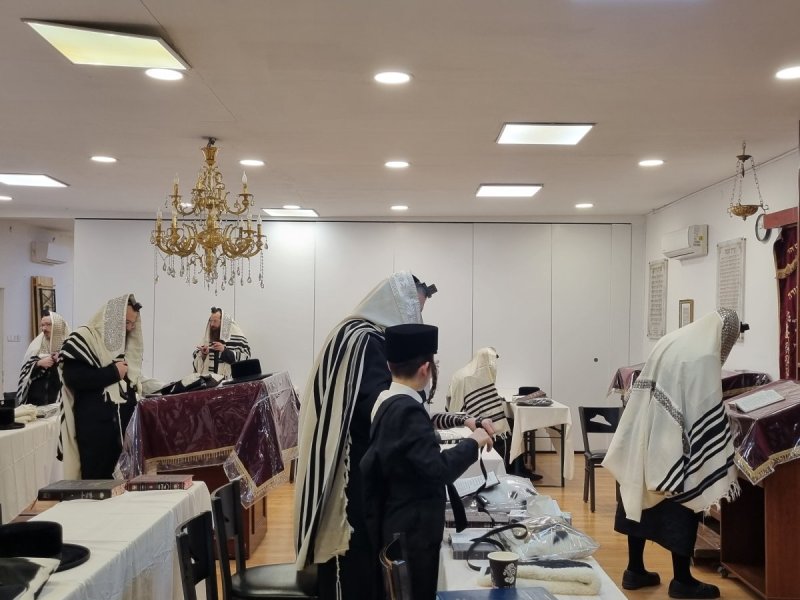 באדיבות המצלם