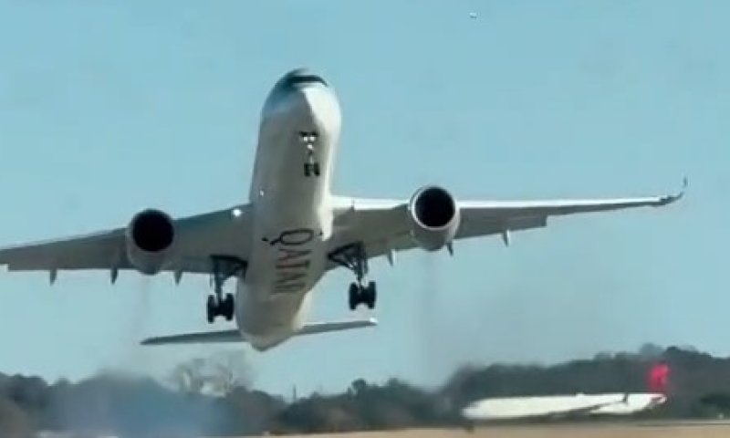 הטייס ביצע תמרון Go-Around: המטוס נגע בקרקע והמריא שוב