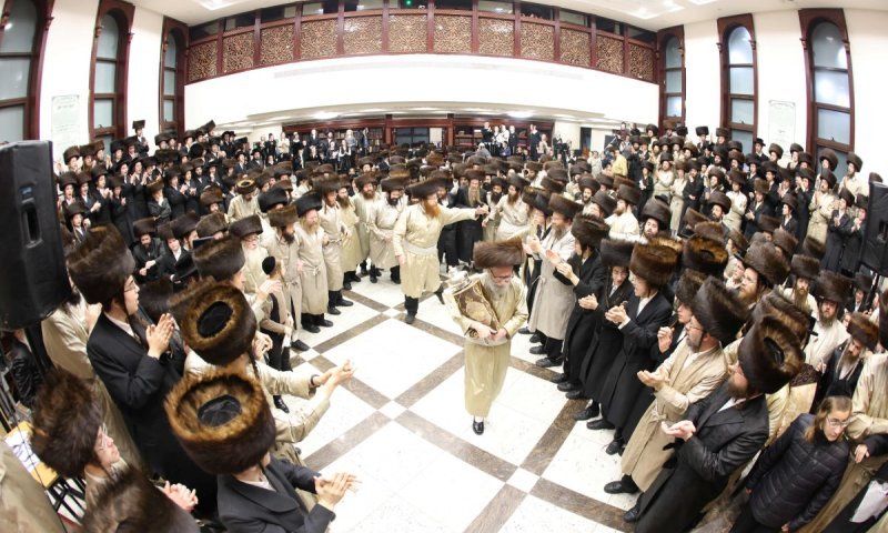 ב'קהל חסידי ירושלים' הכניסו ספר תורה לביהמ"ד בבית שמש