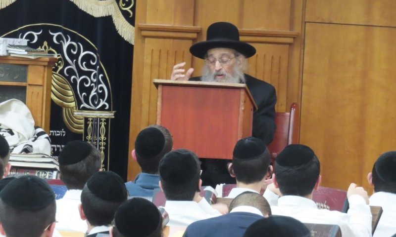 שמחה והתרגשות ב'קול תורה': המשגיח רבי אביעזר חזר לישיבה ומסר שיחה