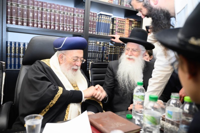 באדיבות המצלם