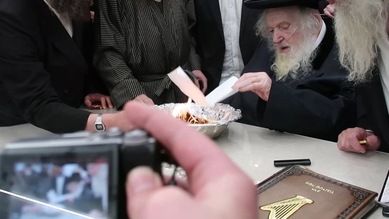 באדיבות המצלם