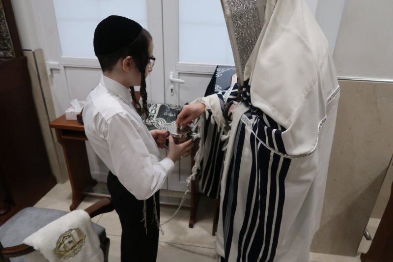 באדיבות המצלם