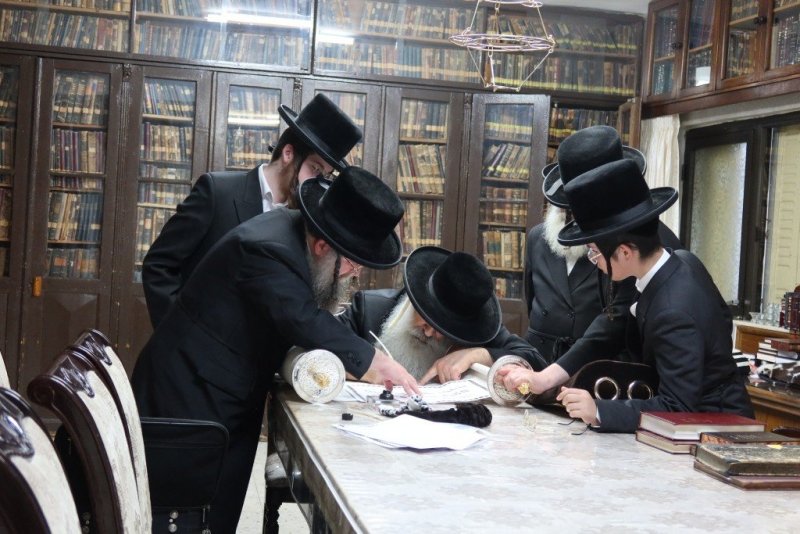 באדיבות המצלם