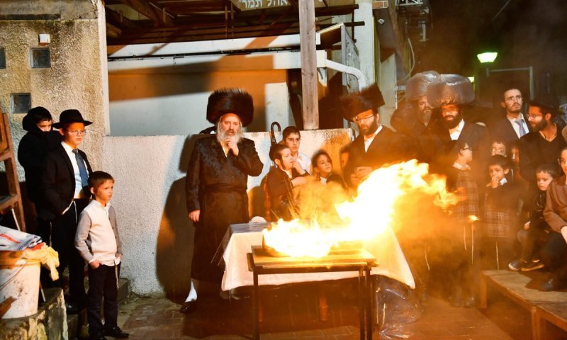 למרות מזג האוויר הסוער: האדמו"ר שרף את הפתילות במוצ"ש