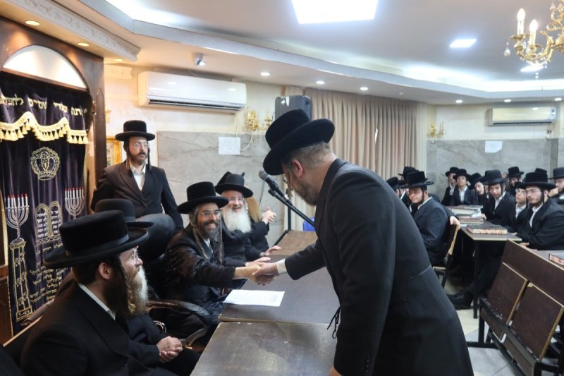 באדיבות המצלם