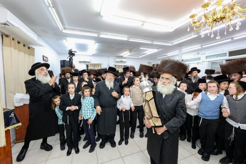 באדיבות המצלם