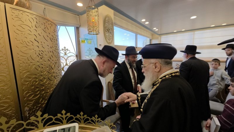 באדיבות המצלם