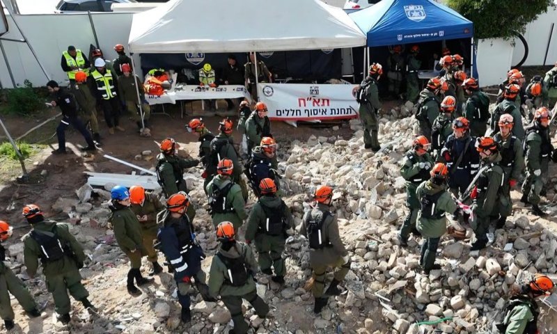 פיקוד העורף וזק"א קיימו אמש בלב תל אביב תרגיל חילוץ מאתר הרס בתרחיש פגיעת טיל