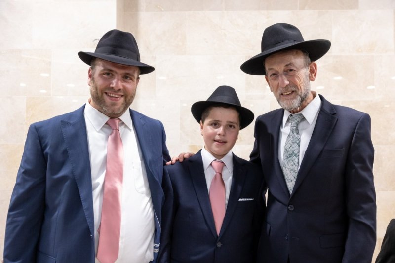 באדיבות המצלם