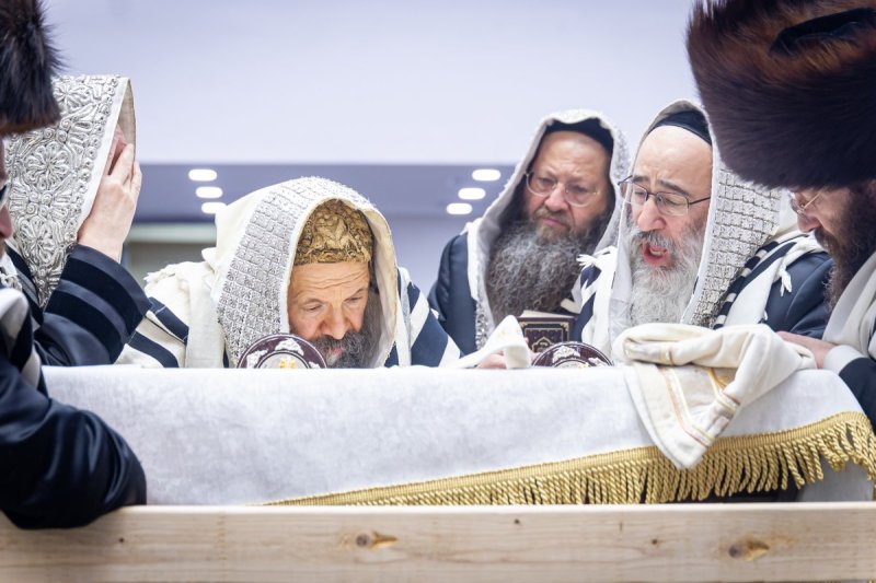 האחים לאנטשעווסקי ואייזיק ג.