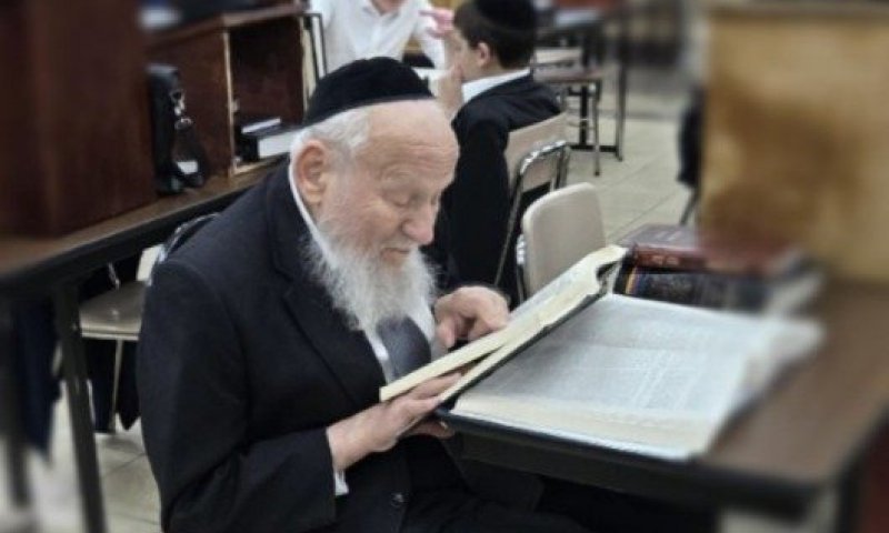 אבל בברוקלין: מגיד השיעור המיתולוגי מישיבת מיר נפטר במיתת נשיקה