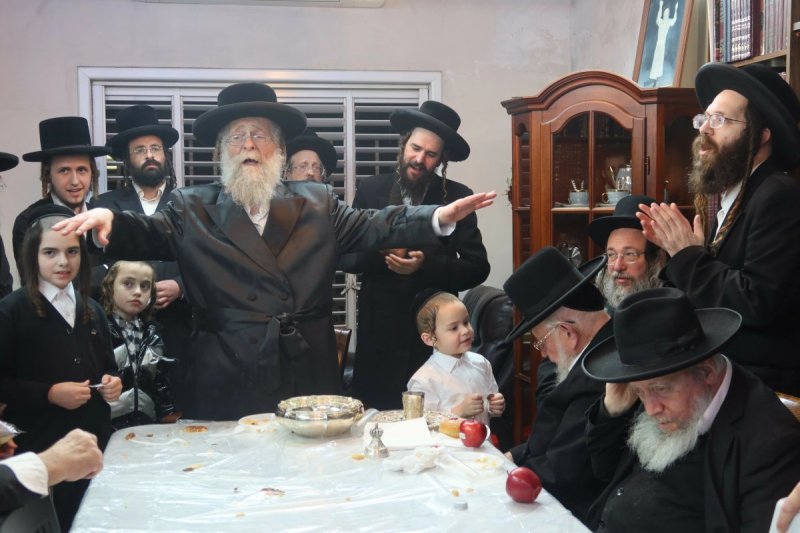 באדיבות המצלם