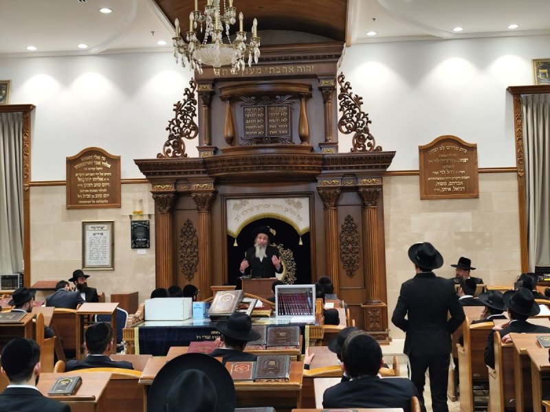 באדיבות המצלם