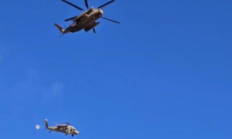 תיעוד דרמטי: מסוק צבאי ניתק באוויר - והתרסק