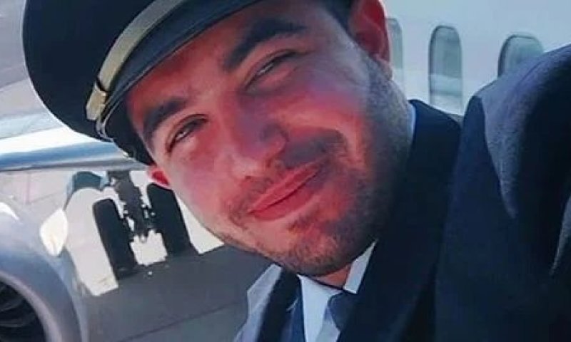 הוכשר בבריטניה ובניו זילנד: זה עברו של הטייס שניסה לרסק את המטוס בנתב"ג