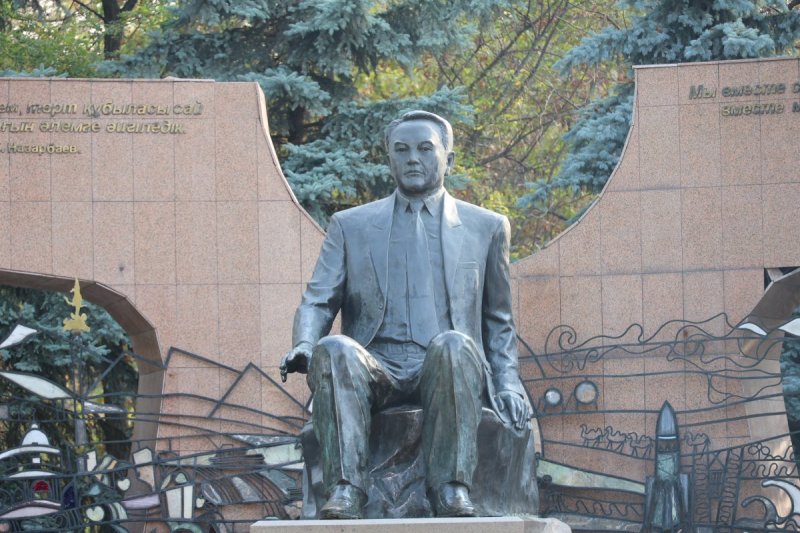 מרדכי לובעצקי