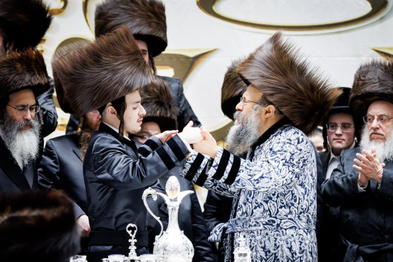 אברומי בלום והלל ל"ש