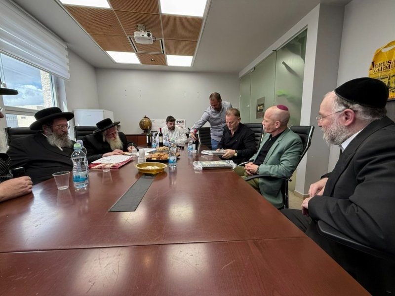 באדיבות המצלם