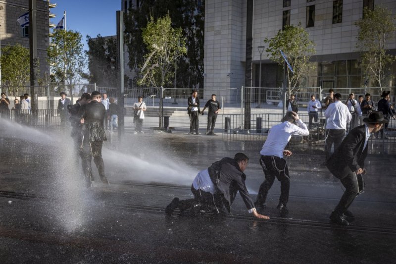 חיים גולדברג, פלאש 90