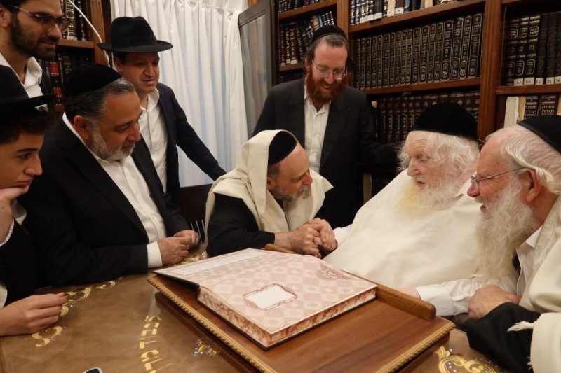 באדיבות המצלם