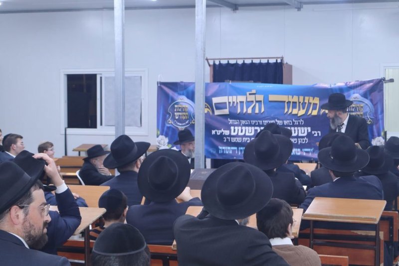 באדיבות המצלם