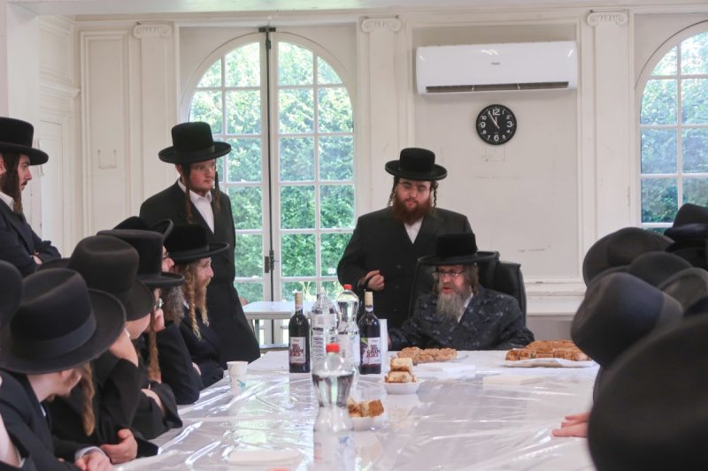 משה קאהן ומ.א. נוימן
