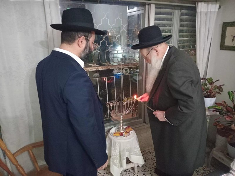 באדיבות המצלם