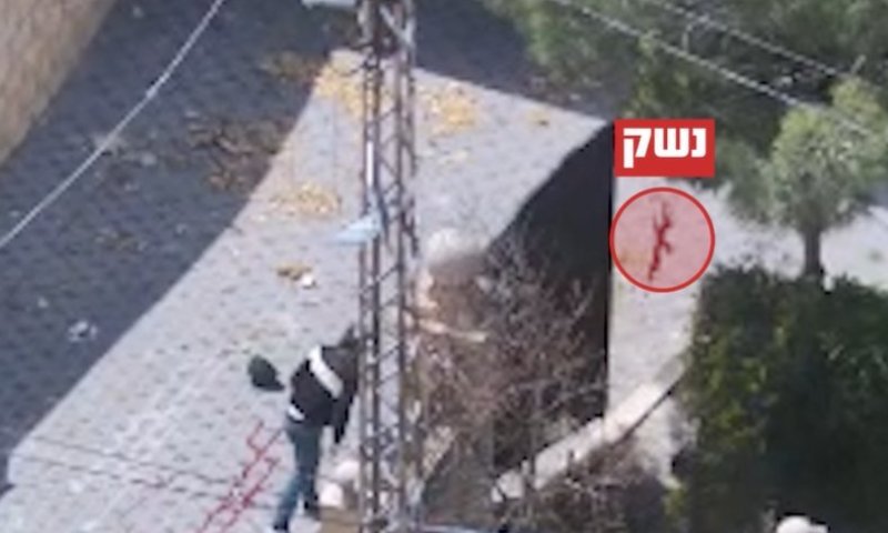 צפו: שלושה מחבלי חיזבאללה נכנעו בבינת ג׳בייל ונשבו בידי צה"ל