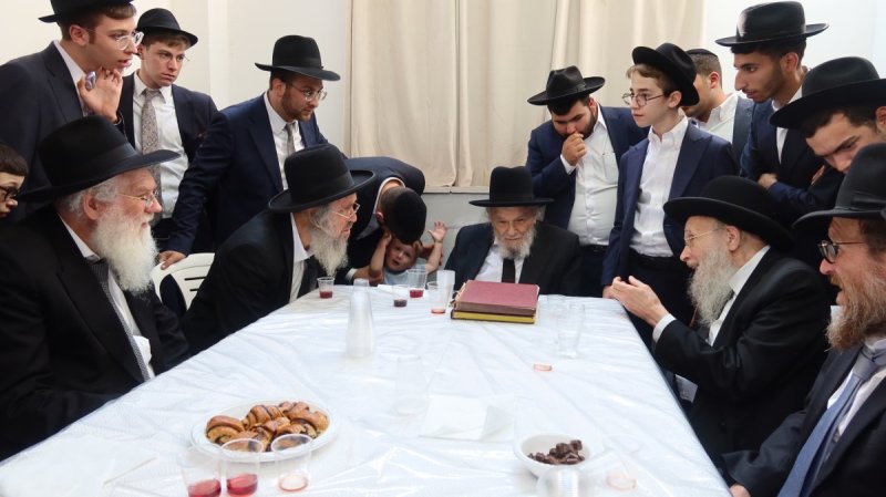 באדיבות המצלם