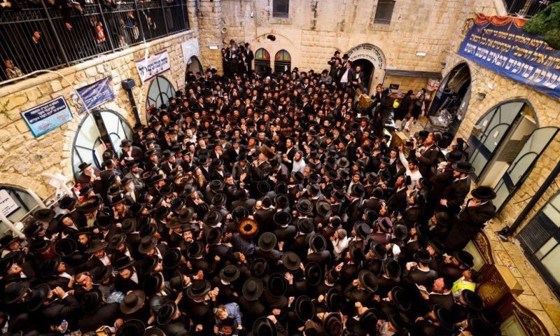 אחרי נפילת הרקטה, במערכת הביטחון שוקלים: ביטול מוחלט של ההילולה במירון